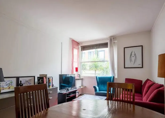 Neuilly-Sur-Seine F2 En Rez De Chaussee
